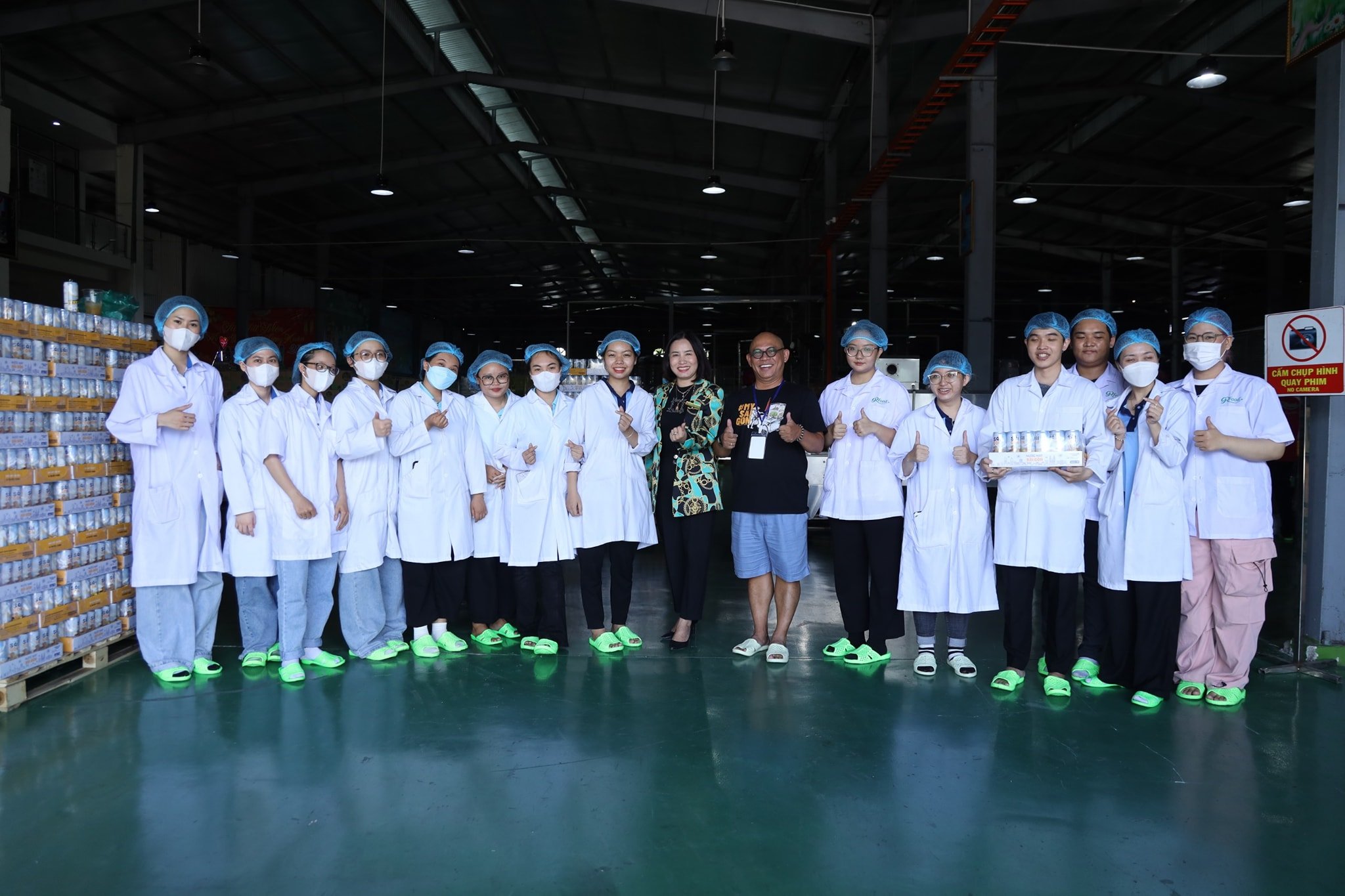SINH VIÊN ĐẠI HỌC CÔNG THƯƠNG ĐẾN THAM QUAN THỰC TẾ NHÀ MÁY